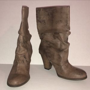 MIA Johnnie Taupe American